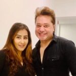 Shilpa Shinde Instagram - V.C. @viralbhayani Many congratulations #ZeenatAman ma'am for 50 Glorious years in Bollywood.. you have been an epitome of Glamour in Indian Films and i am so lucky to work with you on this project.. Special thanks to @kapil_kaustubh_sharma for making me part of #MargaonTheClosedFile and giving me an opportunity to work with such legendary team of artists like #ZeenatAman ma'am, @pallavijoshiofficial @iamkitugidwani @suchitrapublic @bharatdabholkar @liliputfaruquiofficial #PravinDastur