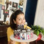 Shilpa Shinde Instagram - Thank you so much Shilpians for sending this lovely cake for me🎂❤️👌🏻 I am surviving in this industry bcz of your love❤️ & I am thankful to those fans who keep this fandom intact by connecting each other despite I'm not much active in sm😊 I must say, It is equivalent to an Oscar for me😘 All ❤️❤️ to #Shilpians