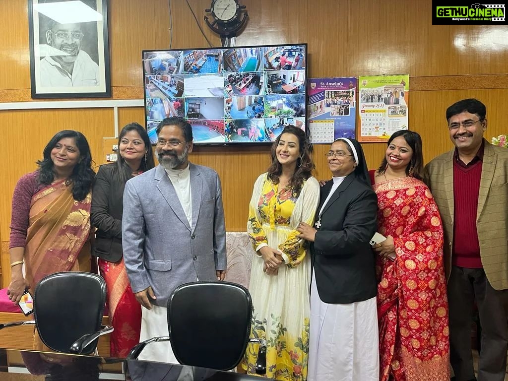 Shilpa Shinde Instagram - Overwhelmed to attend the Youth week festival of @anselmoffice šš¤š #Jaipur #PinkCity #ShilpaShinde #collegefest #monday #mondayvibes #funtimes #blessed St Anselm's Pink City School, Malviya Nagar, Jaipur