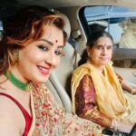 Shilpa Shinde Instagram - Sharing the moment for my fans💕 Bahut saalon ke baad, ghar ki shaadi-party attend karne jaa rahi hu😍 #FamilyWedding #funtimes #sundayfunday #shilpashinde