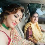 Shilpa Shinde Instagram - Sharing the moment for my fans💕 Bahut saalon ke baad, ghar ki shaadi-party attend karne jaa rahi hu😍 #FamilyWedding #funtimes #sundayfunday #shilpashinde