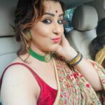 Shilpa Shinde Instagram - Sharing the moment for my fans💕 Bahut saalon ke baad, ghar ki shaadi-party attend karne jaa rahi hu😍 #FamilyWedding #funtimes #sundayfunday #shilpashinde