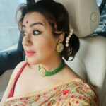 Shilpa Shinde Instagram - Sharing the moment for my fans💕 Bahut saalon ke baad, ghar ki shaadi-party attend karne jaa rahi hu😍 #FamilyWedding #funtimes #sundayfunday #shilpashinde