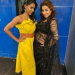 Shilpa Shinde Instagram - Mere fans ke liye mein solo pic toh nahi click kar payi, but this pic is for Smita Patil's fans💕 Mujhe asa lg raha hai ki mein #SmitaPatil (one of the most beautiful & adorable actress) ke duplicate ke sath pic click kar rahi hu❤️ @suchitrasawant16 #JhalakDikhhlaJaa #JhalakDikhhlaJaa10 #JDJ #JDJ10 #ShilpaShinde #thursday #thursdayvibes #saree #sareelove