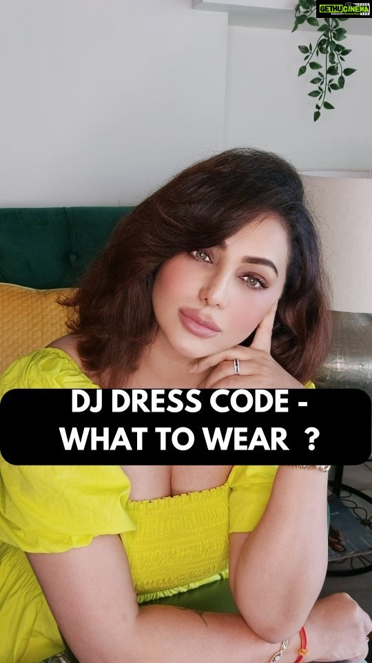 Shilpi Sharma Instagram - What's the dress code for Djs? Check out the video ! 🎧👗👖 . . . . . #dj #dresscode #styleguide #music #fashion #tips #whattowear #musiclife #