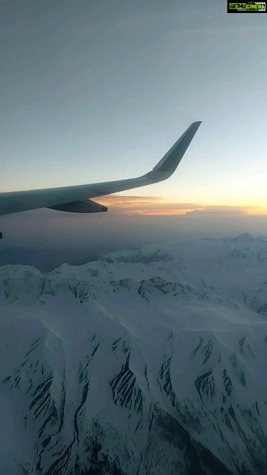 Shilpi Sharma Instagram - Returning from Paradise....... ❤ Shall cherish these beautiful memories.... . . . #Kashmir #kashmirvalley #snowmountain #srinagar #pehelgam #gulmarg #holiday #vacation #2023 #travelling #beautifuldestinations