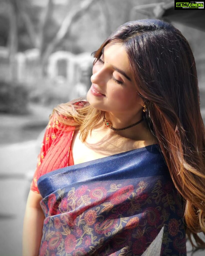 Shiny Doshi Instagram - ❤️ DHARA ❤️ #pandyastore#dhara#bts#indiantelevision#saree #indianoutfit #desigirl #sareelove#ethnicwear#ethnicfashion #loveforindianwear #indianwear #shinydoshi
