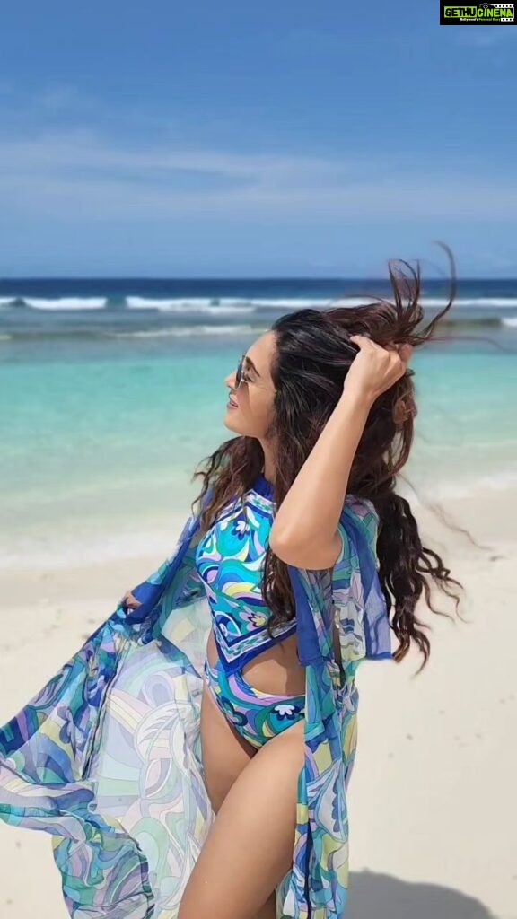 Shiny Doshi Instagram - Left a piece of my heart here❤️🫶 #maldives #beach #islandgirl #ocean #bluesea #sky #sand #goodlife #travel #adventure #happy #stateofmind #explorar #oceanlover #peace #rejuvenation #mykindaplace #shinydoshi #throwback Finolhu Baa Atoll