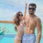 Shiny Doshi Instagram – High 5 to us.🌟

#happy5baby ❤️
#jabwemet