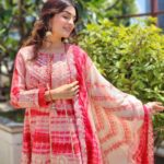 Shiny Doshi Instagram - Let the Indian-ness show!!! Life is too short to blend in. ❤️ Wearing @nehamtaonline Styling @styling.your.soul Brand PR @lmaoanshi #indianwear #traditional #culture #indianoutfit #shinydoshi