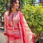 Shiny Doshi Instagram - Let the Indian-ness show!!! Life is too short to blend in. ❤️ Wearing @nehamtaonline Styling @styling.your.soul Brand PR @lmaoanshi #indianwear #traditional #culture #indianoutfit #shinydoshi