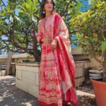 Shiny Doshi Instagram - Let the Indian-ness show!!! Life is too short to blend in. ❤️ Wearing @nehamtaonline Styling @styling.your.soul Brand PR @lmaoanshi #indianwear #traditional #culture #indianoutfit #shinydoshi