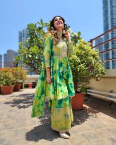 Shiny Doshi Instagram - How much is too much green?
Confused? 
Go green this summer!!!!

Wearing @nehamtaonline 
Styling @styling.your.soul 
Brand PR @lmaoanshi 

#keepingitcool #green #indianwear #indianoutfit #traditionalwear #salwarsuits #sharara #shinydoshi