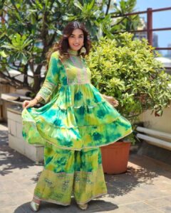Shiny Doshi Instagram - How much is too much green?
Confused? 
Go green this summer!!!!

Wearing @nehamtaonline 
Styling @styling.your.soul 
Brand PR @lmaoanshi 

#keepingitcool #green #indianwear #indianoutfit #traditionalwear #salwarsuits #sharara #shinydoshi