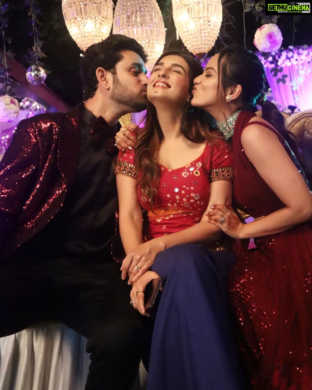 Shiny Doshi Instagram - Krish💕 Dhara di❤️ Prerna💕 , , , , , , , #krishna #PandyaStore #love #happy #grateful #gratitude #bling #blessed #work #live #laugh #kisses #family #dhara #Prerna #Krish #maira #mairadhartimehra #mohit #shiny