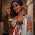 Shivangi Joshi Instagram - शायद फिर इस जनम में मुलाक़ात हो न हो लग जा गले से 🎵 Outfit: @prajhnaashettyofficial Styled by @stylingbyvictor @sohail__mughal___ Assistant Stylist: @ebthestylecoach Clicked by @haroon_ali15