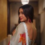 Shivangi Joshi Instagram - शायद फिर इस जनम में मुलाक़ात हो न हो लग जा गले से 🎵 Outfit: @prajhnaashettyofficial Styled by @stylingbyvictor @sohail__mughal___ Assistant Stylist: @ebthestylecoach Clicked by @haroon_ali15
