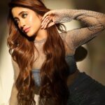 Shivangi Joshi Instagram – 🧜🏼‍♀️

Styled by @stylingbyvictor @sohail__mughal___
Outfit @eyecandybyps
Photographer @amitkhannaphotography
Assisted By @ebthestylecoach 
Makeup @makeupbyanshu 
Hair @sunny_hairr @kapil_parmar0751