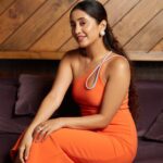 Shivangi Joshi Instagram - National me day..😁✌🏻 Accessories @the_jewel_gallery Clicked by @theguywithacanon Happy Birthday