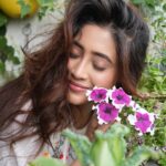 Shivangi Joshi Instagram – Worry less, smile more🤍