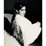 Shivani Narayanan Instagram - Monochromes 🫶🏻 @shamini_shankar_official @sathish_photography49 @nidhis_journal @chennai_jazz @ratnamakeupartist