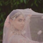 Shivani Narayanan Instagram - 🌷 @shamini_shankar_official @murlee_photography @ratnamakeupartist @ishwaryaalaguvel @malgudi_designs @chennai_jazz