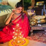 Shivani Narayanan Instagram – Happy Karthigai Deepam 🪔 

Happiness is wearing Mom’s wedding saree ♥️