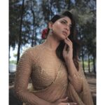 Shivani Narayanan Instagram – Rose Woman 🌹 

@sathish_photography49 
@mayon_by_subhathracouture 
@ratnamakeupartist 
@shamini_shankar_official