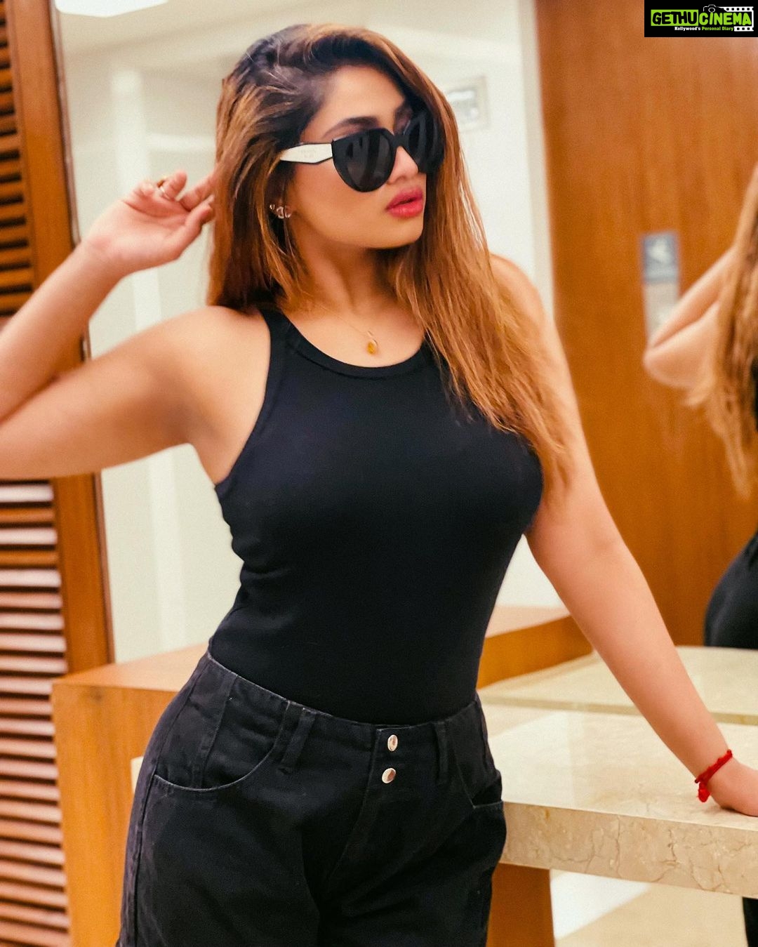 Shivani Narayanan Instagram - Hey #sundayvibes 👋