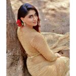Shivani Narayanan Instagram – Some that glitters are gold . 

@shamini_shankar_official 
@sathish_photography49 
@ratnamakeupartist 
@mayon_by_subhathracouture
