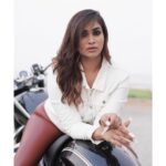 Shivani Narayanan Instagram - Weekend chilling be like 😉 #bmwr18 Concept @shamini_shankar_official Photography @sathish_photography49 Makeup & Hair @ratnamakeupartist Thanks for the bike bro @mohankumartoday 🏍️ #bmwr18