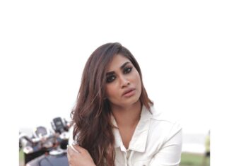 Shivani Narayanan Instagram - Weekend chilling be like 😉 #bmwr18 Concept @shamini_shankar_official Photography @sathish_photography49 Makeup & Hair @ratnamakeupartist Thanks for the bike bro @mohankumartoday 🏍️ #bmwr18