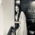 Shivani Rajashekar Instagram – 🤍🖤🤍
Pc @harithamarthi 
Makeup @jailekha_
Hair styling @jayaram_dasarla