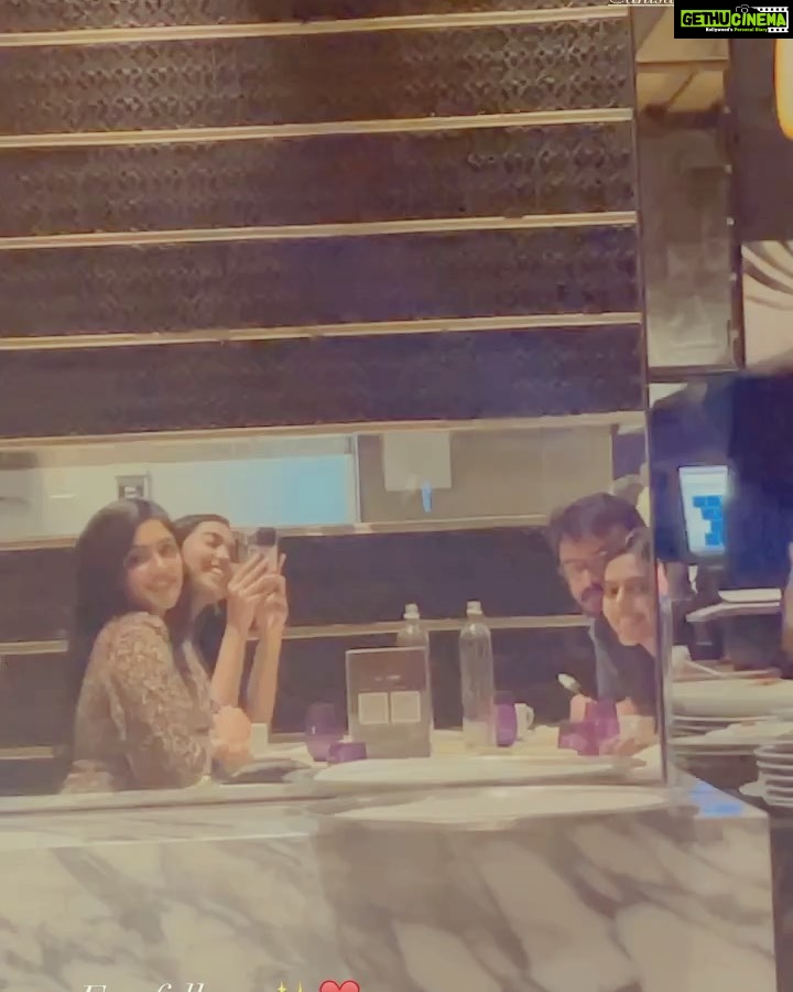Shivani Rajashekar Instagram - Dorlings!!! 💕