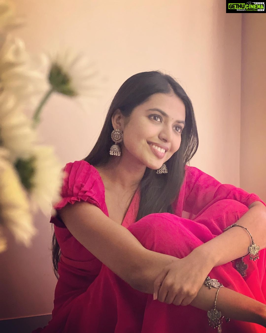 Shivani Rajashekar Instagram - Andariki Bhogi Panduga Subhakankshalu 🔥❤️🔥 Pc @mahathalli 😘