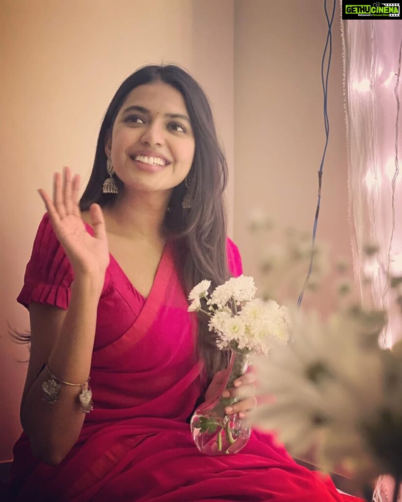 Shivani Rajashekar Instagram - Andariki Bhogi Panduga Subhakankshalu 🔥❤🔥 Pc @mahathalli 😘