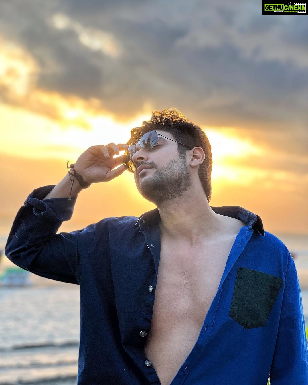 Shivin Narang Instagram - Lost in Trance ♥️ . . #bali @doublesixseminyak #shivinnarang Double - Six Luxury Hotel Seminyak