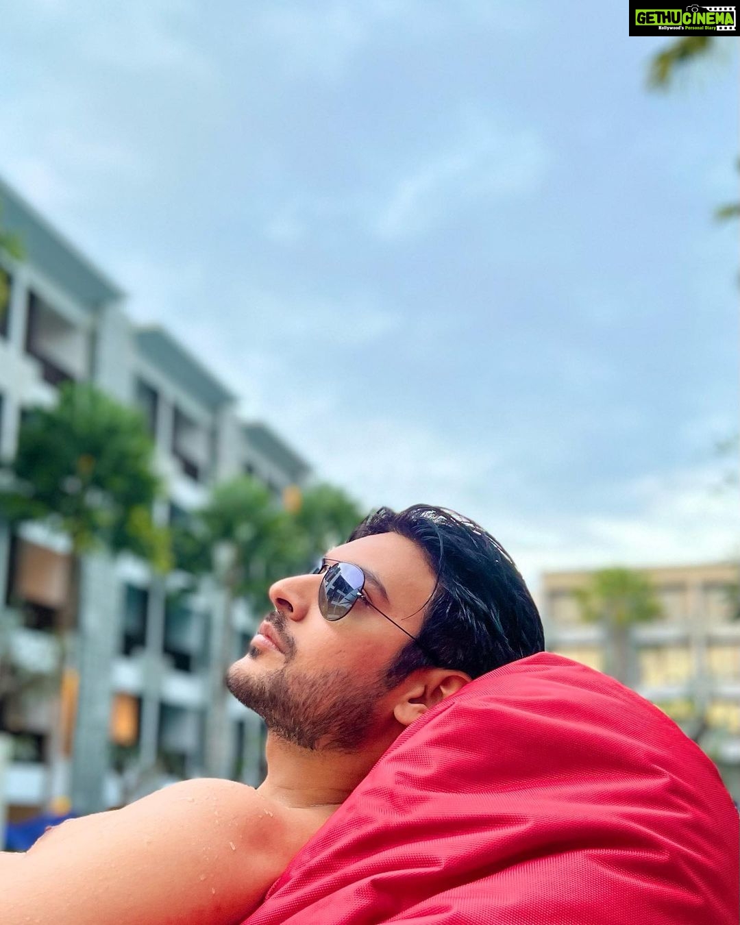 Shivin Narang Instagram - Birthday vibe 🎂🇮🇩 ♥️ Thankuu everyone for all the warm wishes…it means alot Love ✨ . . #bali #gratitude @courtyardseminyak @ambitiontravelstours #courtyardseminyak #seminyakretreat #shivinnarang Courtyard by Marriott Bali Seminyak Resort