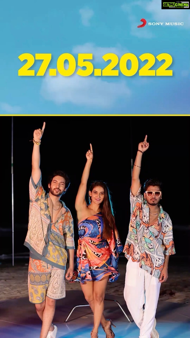 Shivin Narang Instagram - Iβm all set to make you go πΊπ» π on 27th May! Are you ready? . . #ANA @muktimohan @goldiesohel @aseeskaurmusic @tru_makers @i.sahaj @priyanka_mitra695 @shreyamohan27 @sonymusicindia