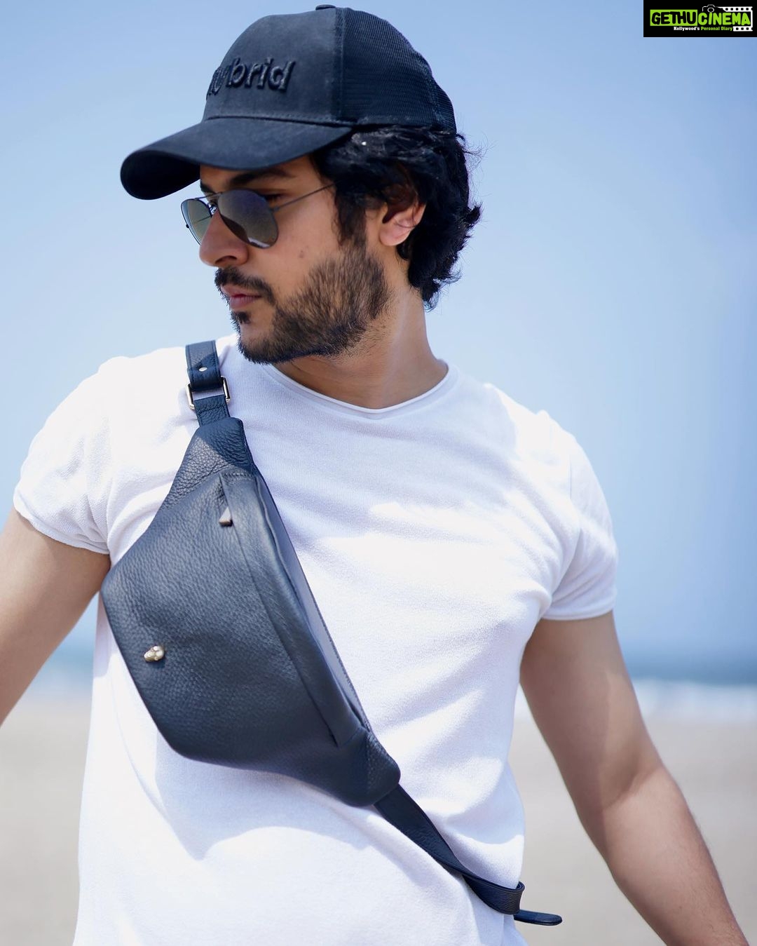 Shivin Narang Instagram - Own your own style @wishworthstudio . . 📸 @siddhant_singhvi