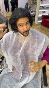 Shivin Narang Instagram - Bye bye 💇 will miss u New 💜 . . @sarfarazhairstudio