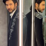 Shivin Narang Instagram - Mirror love 🪞🖤