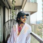 Shivin Narang Instagram - Happy Holi …. Apni thodi late tak chalti hai 🎨 ❤️ . . #happyholi #shivinnarang #photodump