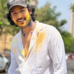 Shivin Narang Instagram - Happy Holi …. Apni thodi late tak chalti hai 🎨 ❤️ . . #happyholi #shivinnarang #photodump