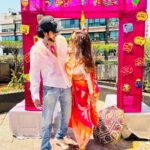 Shivin Narang Instagram - Happy Holi …. Apni thodi late tak chalti hai 🎨 ❤️ . . #happyholi #shivinnarang #photodump