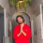 Shivin Narang Instagram – Follow Heart ❤️‍🔥 not Trends 🎞 
.
.
#shivinnarang #fashionreels #BijleeBijlee #transition 
@influencer.city