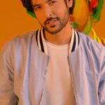 Shivin Narang Instagram – Evergreen 🌲 🎵 
.
.
#shivinnarang #TeraMeraPyaar #evergreensongs #feelitreelit 
.
@indoframes_ 
@influencer.city 
@digambar103