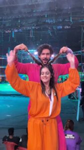 Shivin Narang Instagram - Jab We met 🟧🟪 #jaidhya 
.
#indiangameshow 
What a fun show
Congratulations 🤗🤗@haarshlimbachiyaa30 @bharti.laughterqueen 
.
.
#shivinnarang #tunishasharma #internetwalalove #rjjaimittal #hookstep #indiangameshow
