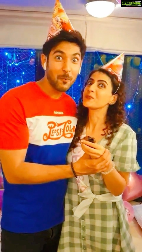 Shivin Narang Instagram - Goluuuuuu @smiritikalra5 happiiiessttt birthday to youuuu ππππ€π€π€ ππΆ Wish u all the happiness in this worldβ¦. β€οΈπ§ΏYour smile and laughter makes us believe that world is full of happiness, hope and positivity.N yes about food too π π π¦π