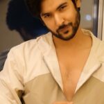 Shivin Narang Instagram - My feed my rulzzz ⭐️ . . #shivinnarang #AyyMacrena 📸 @sanjaydubeyphotography